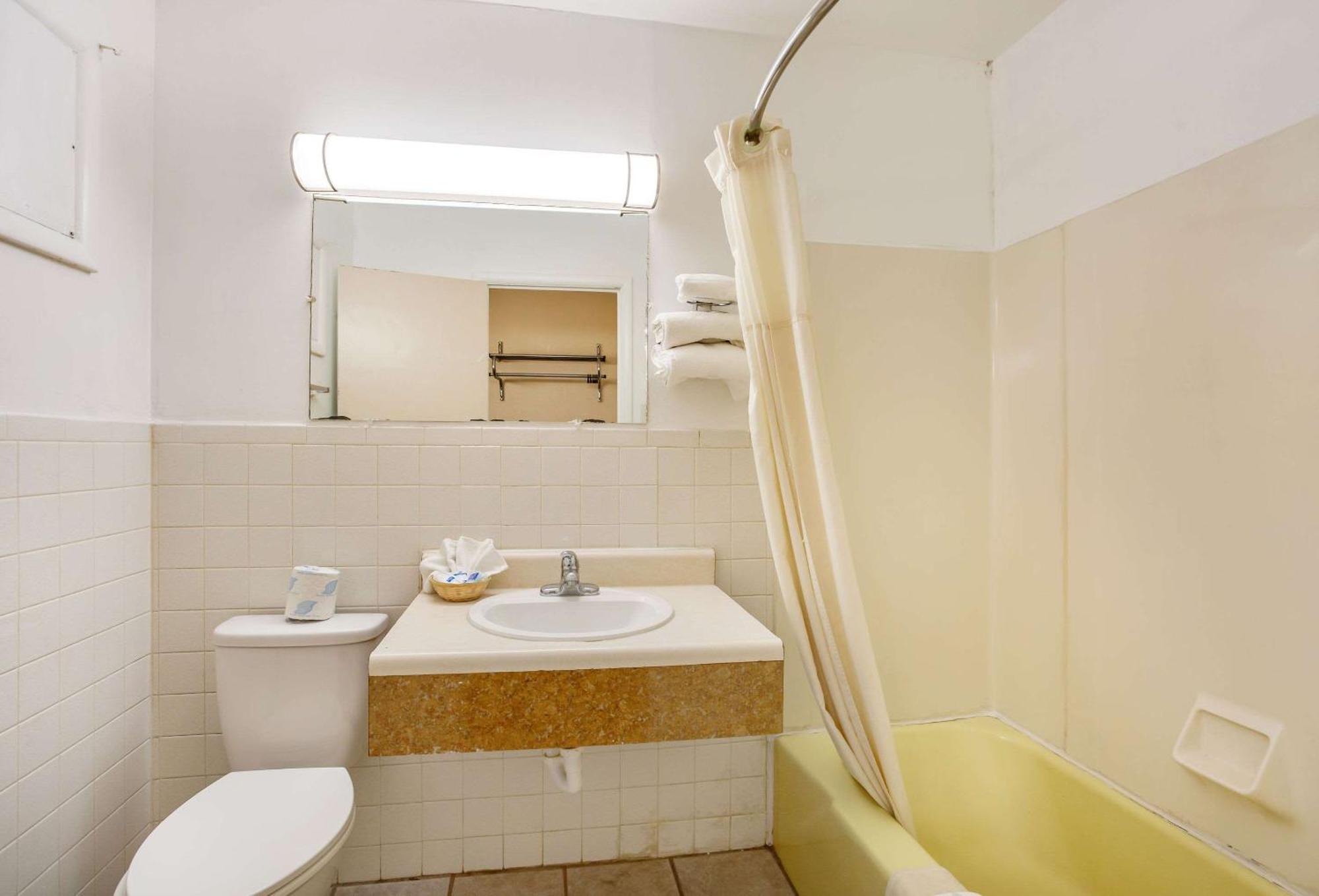 Rodeway Inn & Suites Raton Dış mekan fotoğraf